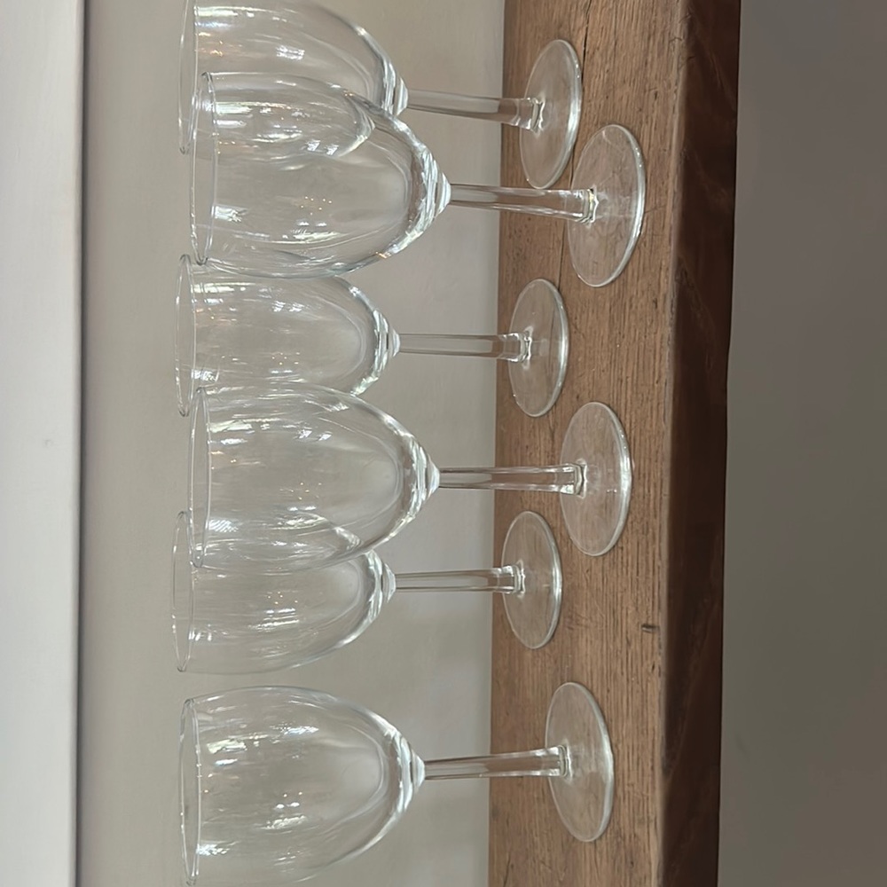 Set of 6 standard wine glasses